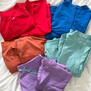 Figs Women's Scrub Sets: 5 Sets, 3 Pants